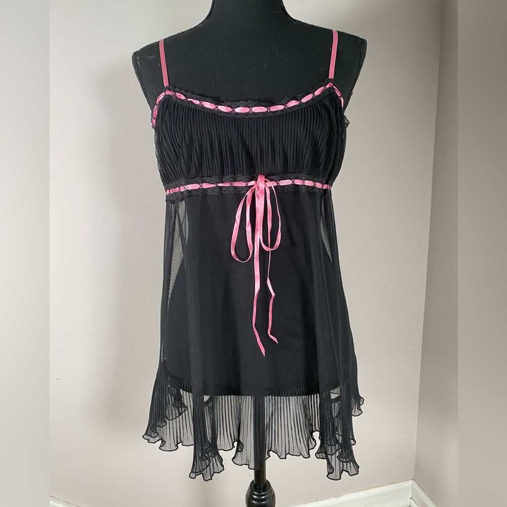 Women’s Y2K Medium Victoria Secret Black and Pink lace Babydoll Slip Dress